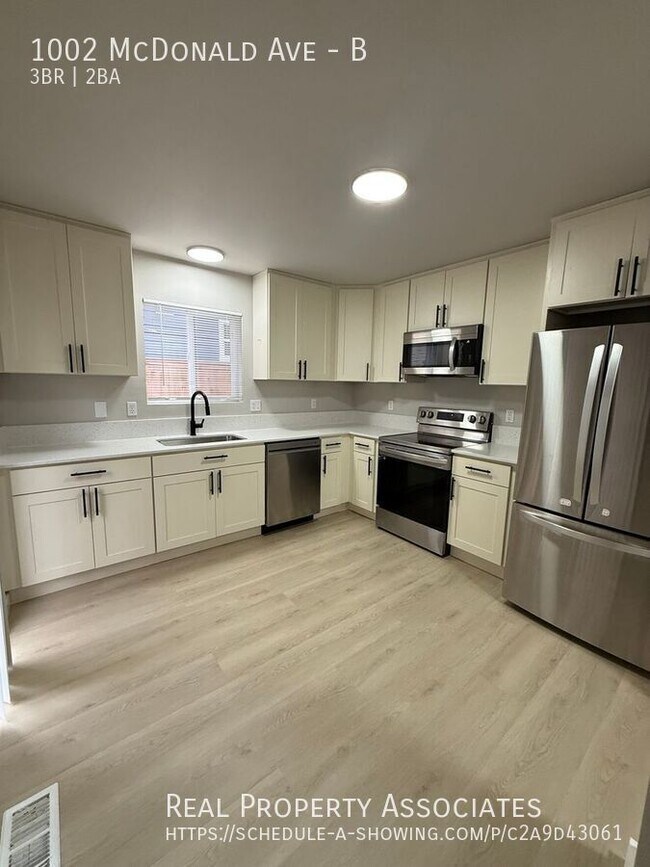 Building Photo - 1002 McDonald Ave