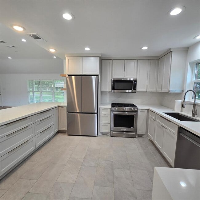 Building Photo - 9746 Tappenbeck Dr