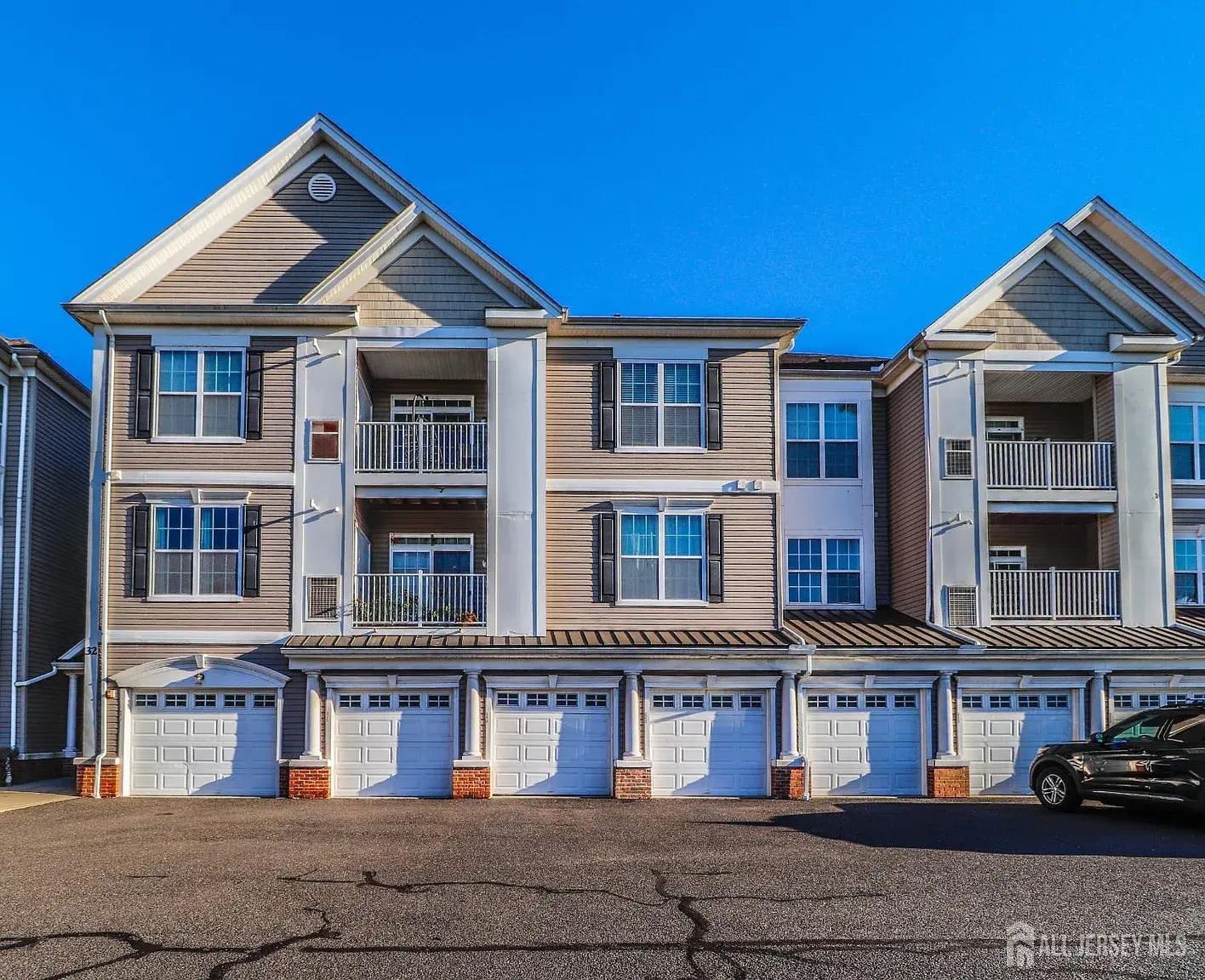 Building Photo - 3223 Edward Stec Blvd