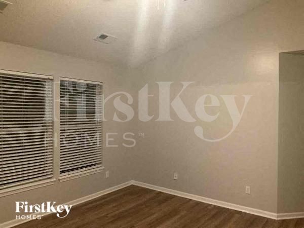 Building Photo - 914 NE 93rd Ct