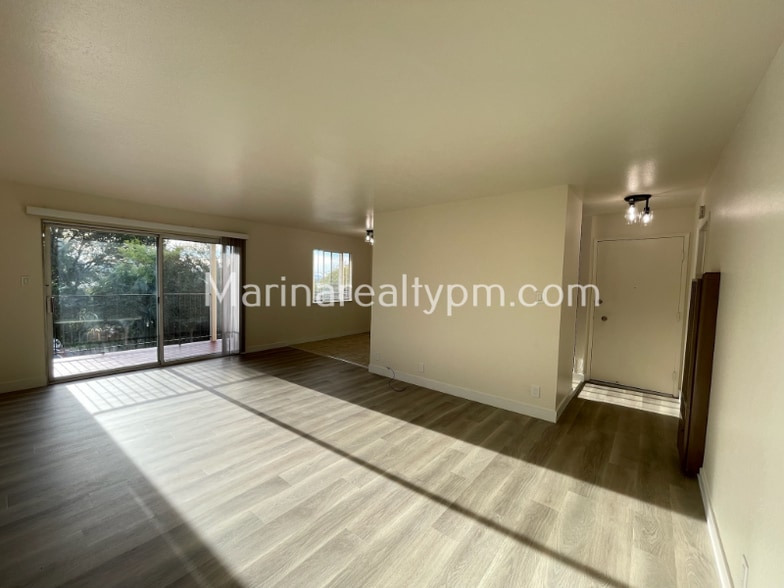 Building Photo - 129-191 Hilborn St