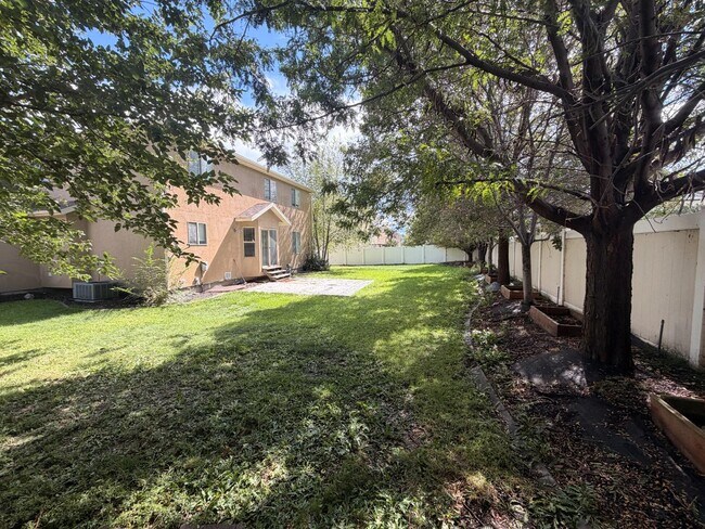 Building Photo - 4077 S Clipper St