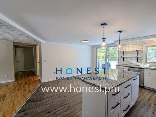 Building Photo - 151 Chimney Rd