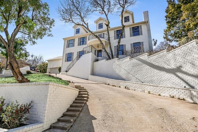 Building Photo - 6300 Bon Terra Dr