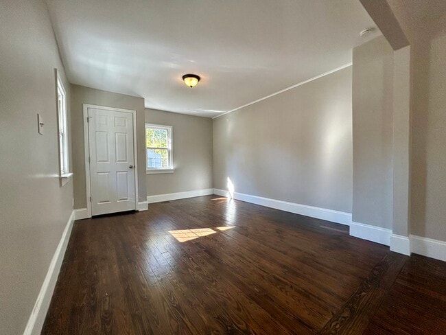 Building Photo - 217 Skyland Ave