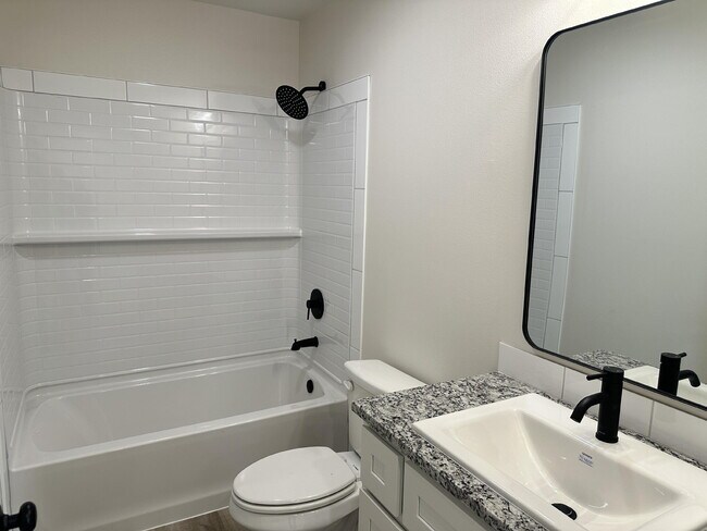 Building Photo - 517 E 23rd St