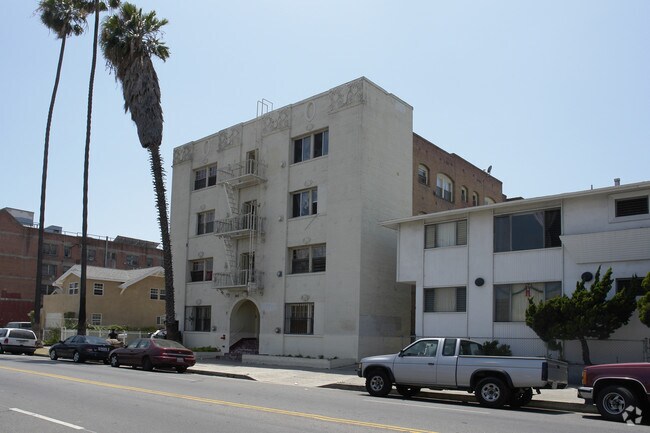 Building Photo - 147 S Normandie Ave