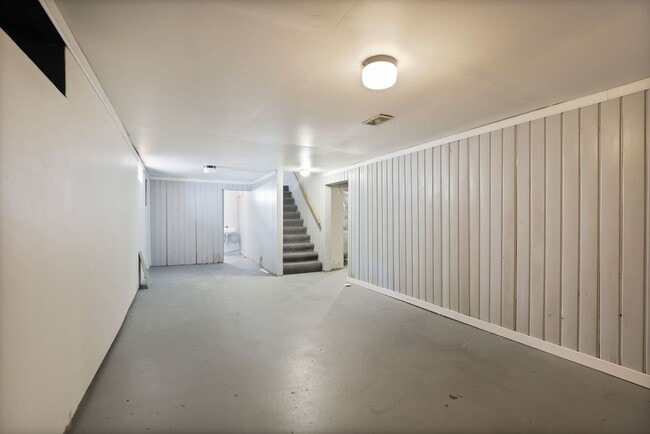 Building Photo - 2507 Prescott Ave