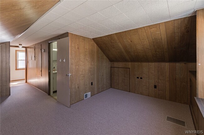 Building Photo - 279 Irvington Dr