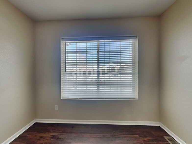 Building Photo - 19904 Robins Dr