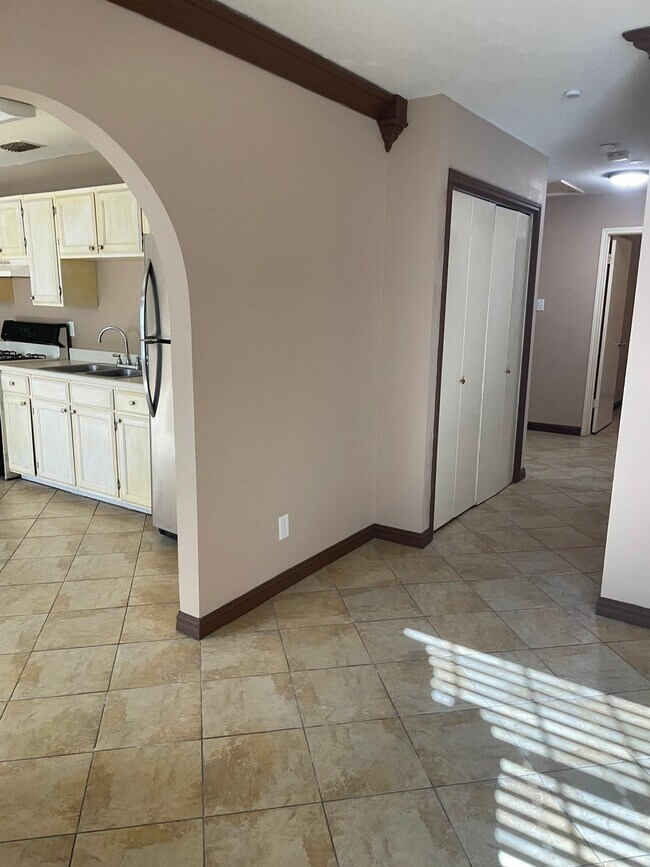 Building Photo - 11811 Fawn Dr