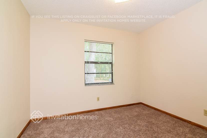 Building Photo - 10207 N Hyaleah Rd