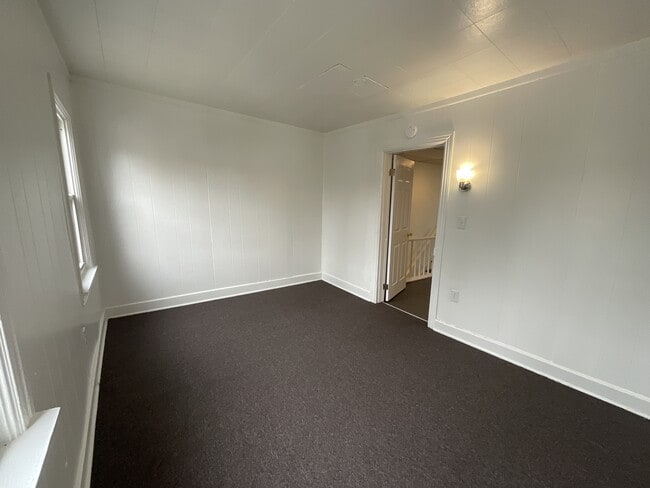 Building Photo - 724 Glen Pl