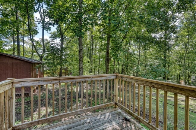 Building Photo - 2092 Wood Lake Ln