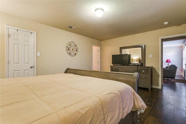 Building Photo - 8832 Elk Creek Ln