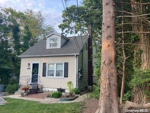 Building Photo - 31 Brightwaters Dr
