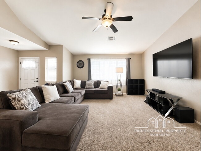 Building Photo - “Spacious 4-Bedroom, 2-Bath Home with Solar Panels in Yuma”