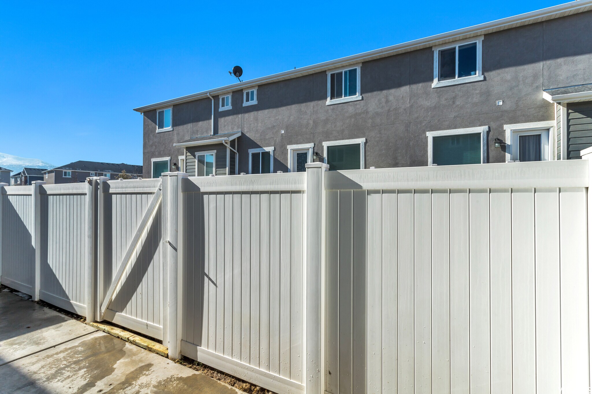 Building Photo - 7209 N Brook Rdg