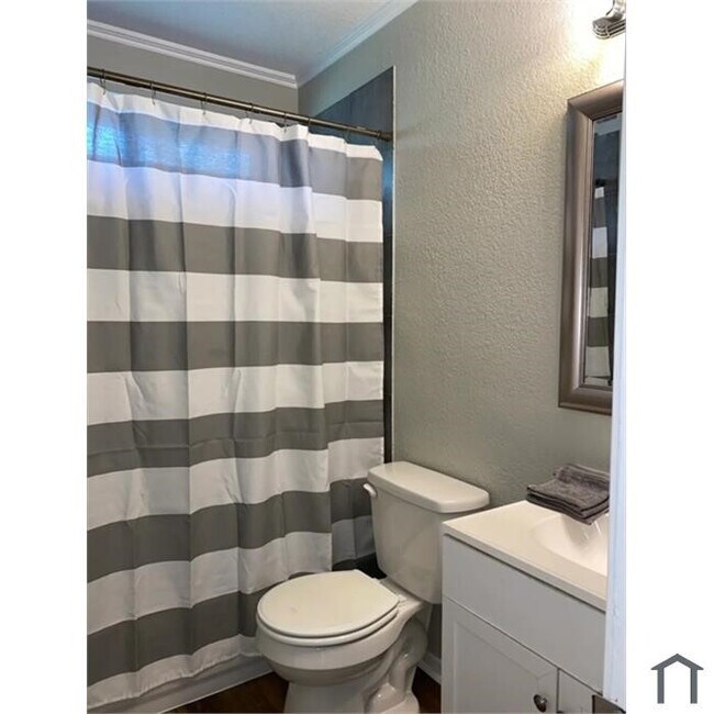 Building Photo - 1502 Oleander