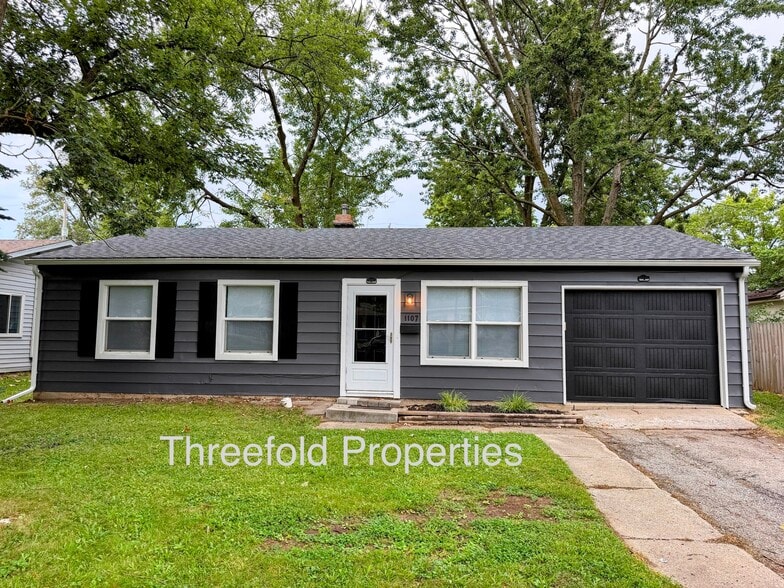 Building Photo - 1107 Larch Ln