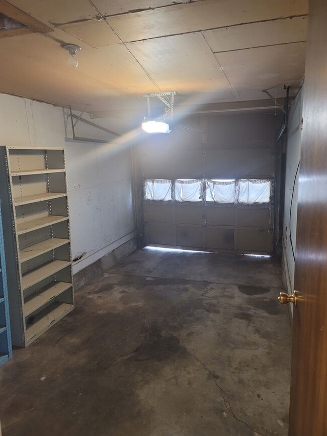 Building Photo - 924 S Crockett St