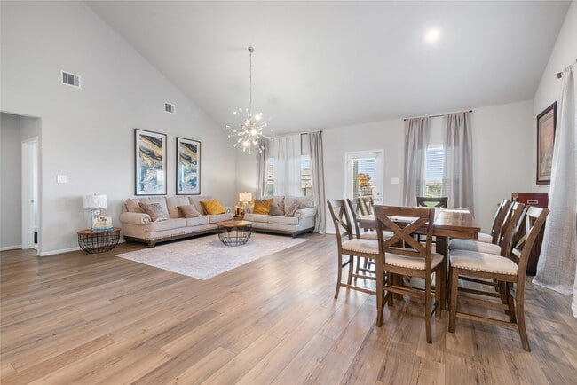 Building Photo - 1203 Cascade Hls Dr