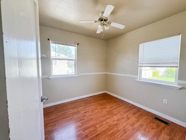 Building Photo - 1730 W Center St