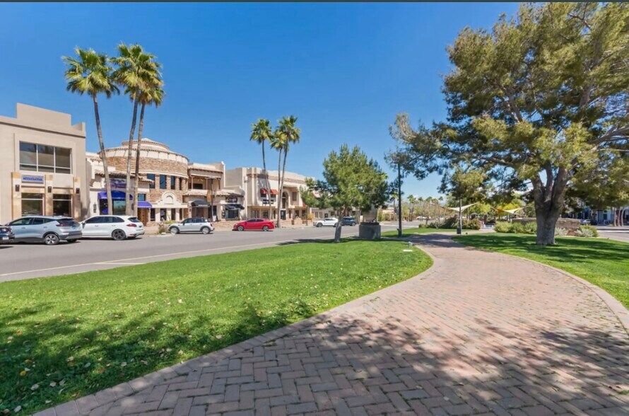 Building Photo - 16622 E Avenue of the Fountains