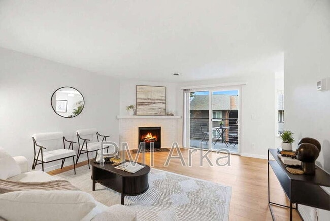 Building Photo - 12107 NE Bel Red Rd