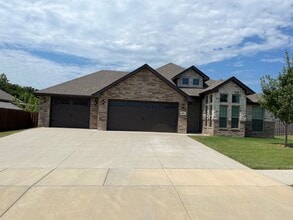 Building Photo - 380 Fox Cir