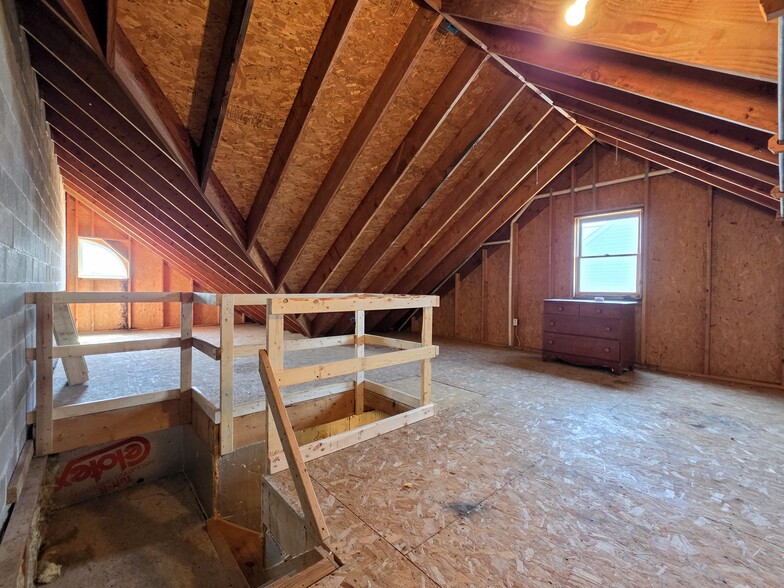 Building Photo - 391 E Jackson St