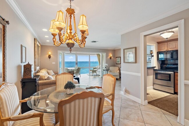 Building Photo - 400 Wilma Cir