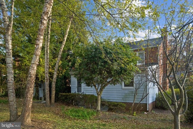 Building Photo - 2711 Elnora St