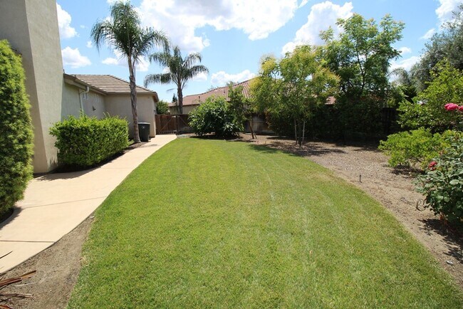 Building Photo - Beautiful Home in Buchanan District + Large Yard