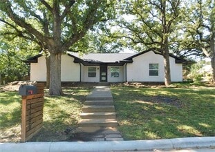 Building Photo - 1400 Angelina Bend Dr