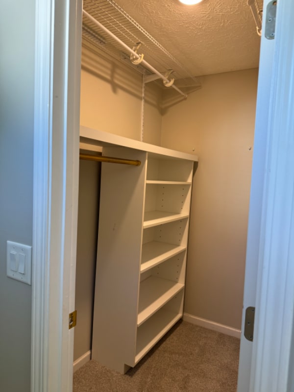 Building Photo - 208 Oak Grove Way