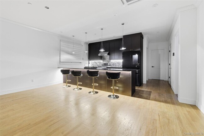 Building Photo - 622 W Penn St