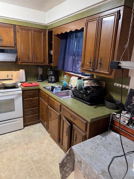 Building Photo - 98 Hartley Dr