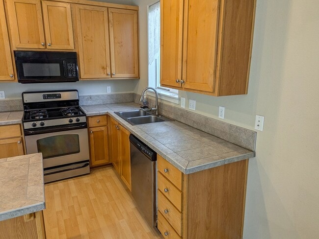 Building Photo - 1382 Glacier View St SE