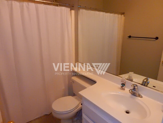 Building Photo - 550 Davenport Way