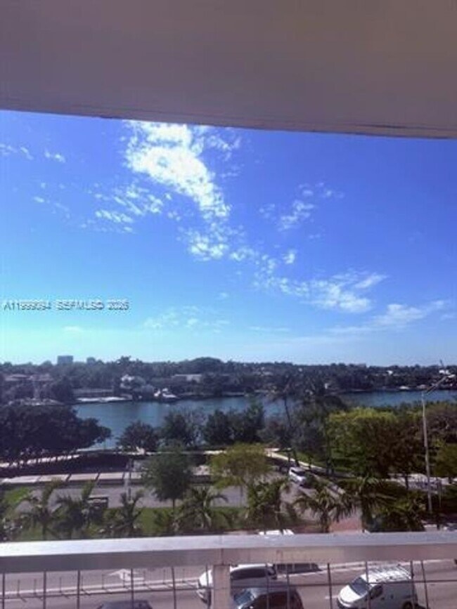 Building Photo - 6305 Indian Creek Dr