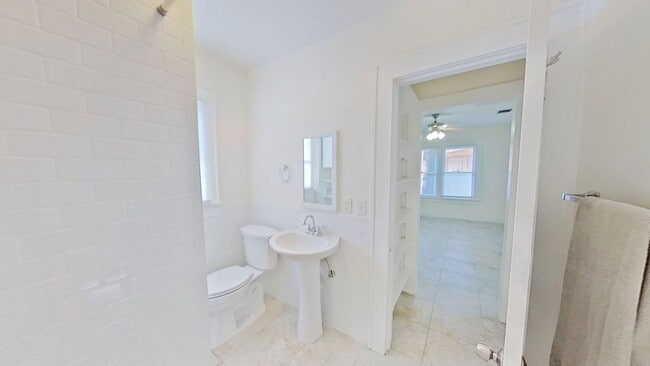 Building Photo - 1BR/1BA + Bonus Room Near Downtown St. Pete | 768 Sq Ft