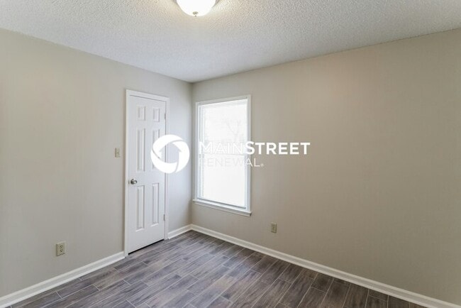 Building Photo - 4 Bedroom Pet-Friendly Home in Cordova, TN with Main Street Renewal