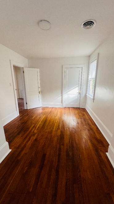 Building Photo - 812 Tyler Ave