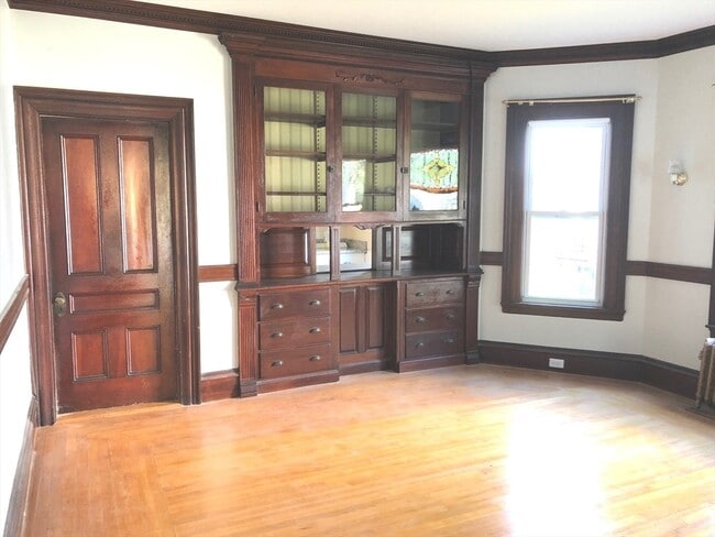 Building Photo - 505 High St