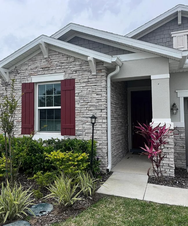 Building Photo - 10208 Spring Lake Dr