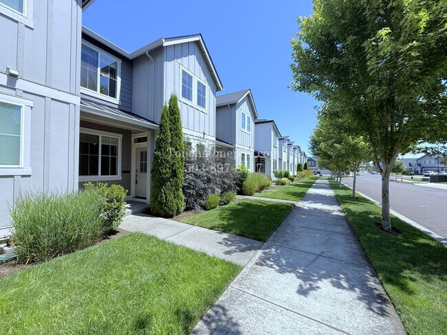 Building Photo - RECEIVE $500 OFF! READY NOW! CALL TODAY! Modern Hillsboro Townhome with AC, Electric Fireplace, a...