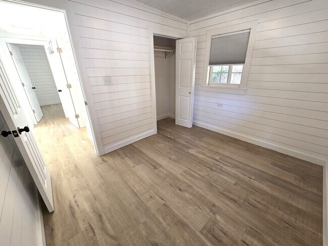 Building Photo - Renovated Cabin In Vilas