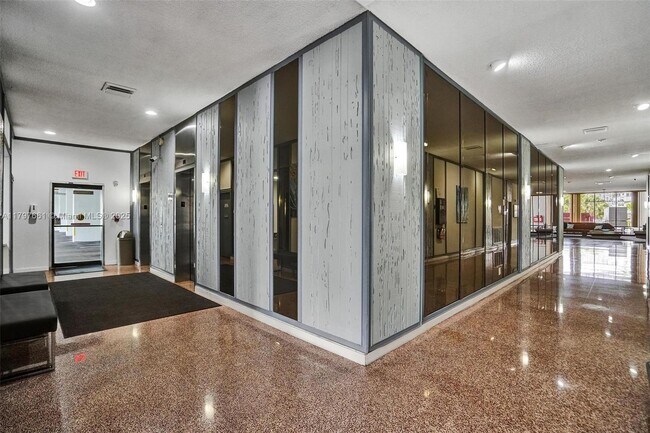 Building Photo - 137 Golden Isles Dr