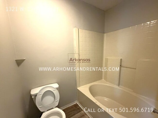 Building Photo - 1321 W 13th St